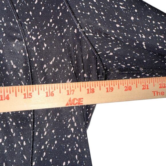 Lululemon Size 12 Go‎ The Distance 1/2 Zip Butterfly Texture Mink Berry Black - Picture 6 of 12